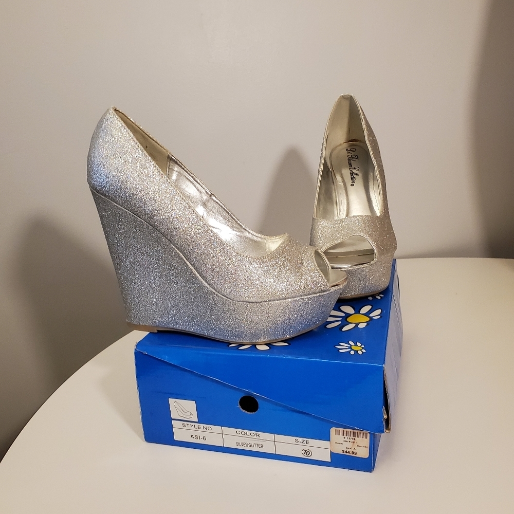 ❄️Host Pick❄️ Brand New Glitter Wedge Heels 10 - Picture 2 of 11